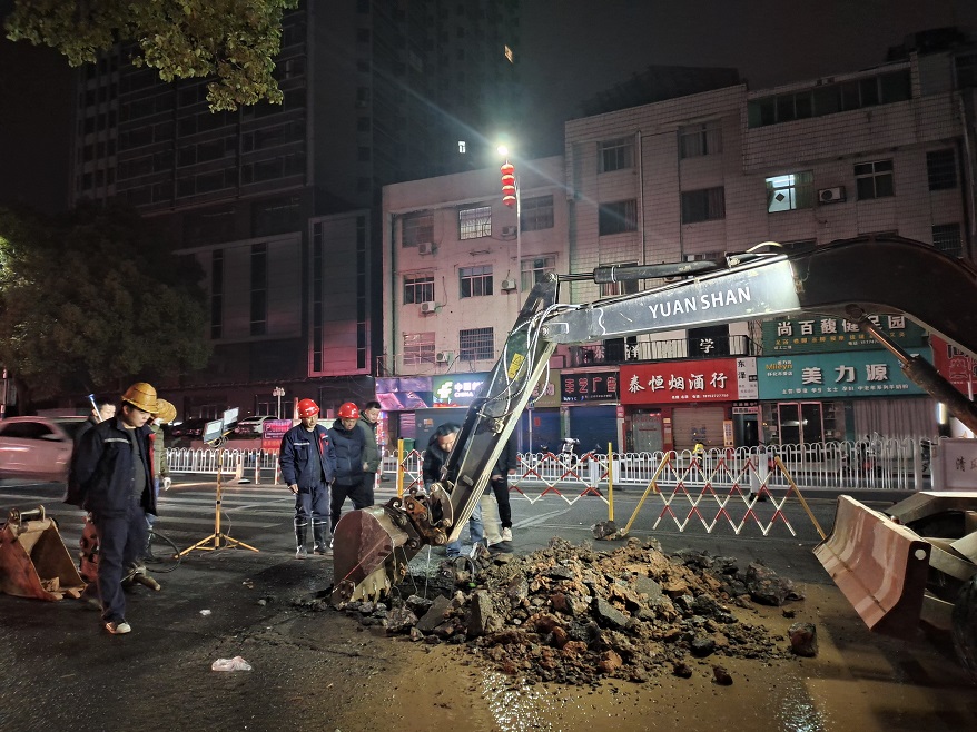 怀化供水2023020201抢修.jpg